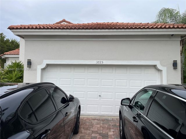 3725 NE 11th St, Homestead, FL 33033