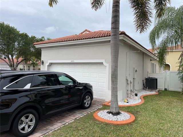 3725 NE 11th St, Homestead, FL 33033