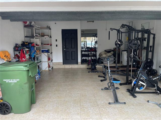 3725 NE 11th St, Homestead, FL 33033