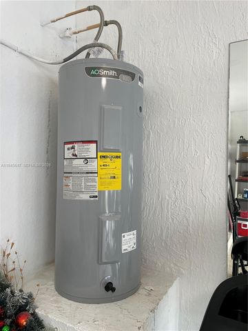 3725 NE 11th St, Homestead, FL 33033