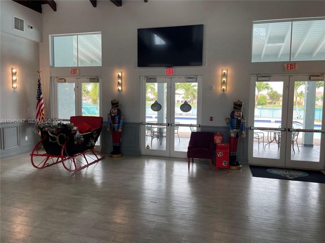 3725 NE 11th St, Homestead, FL 33033