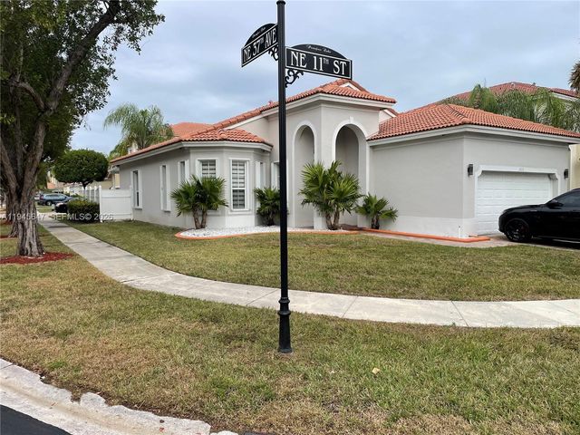 3725 NE 11th St, Homestead, FL 33033