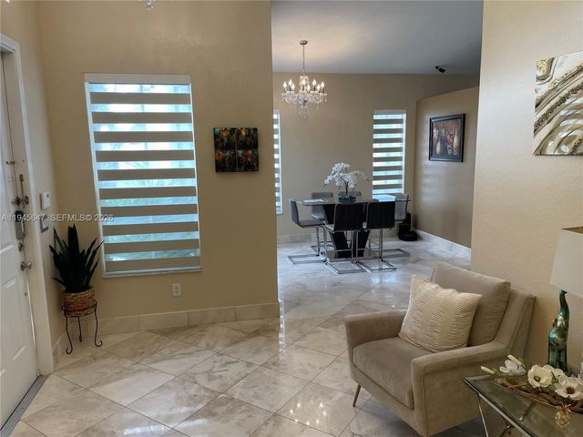 3725 NE 11th St, Homestead, FL 33033