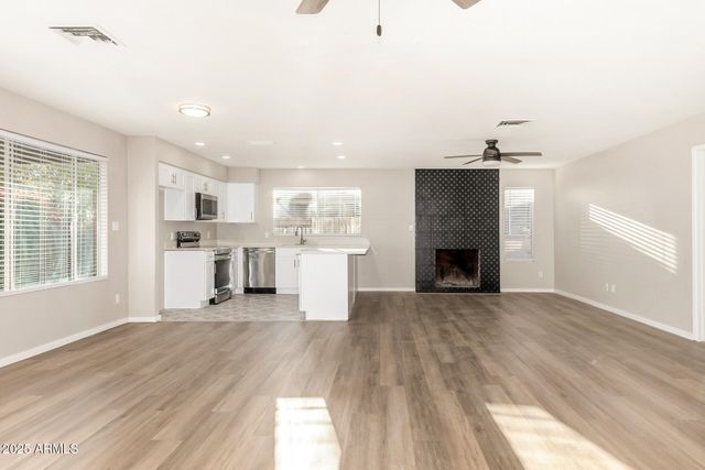 2207 W PORTOBELLO Avenue, Mesa, AZ 85202