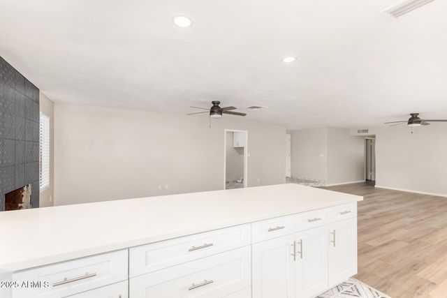 2207 W PORTOBELLO Avenue, Mesa, AZ 85202