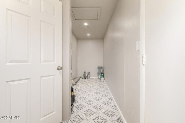 2207 W PORTOBELLO Avenue, Mesa, AZ 85202