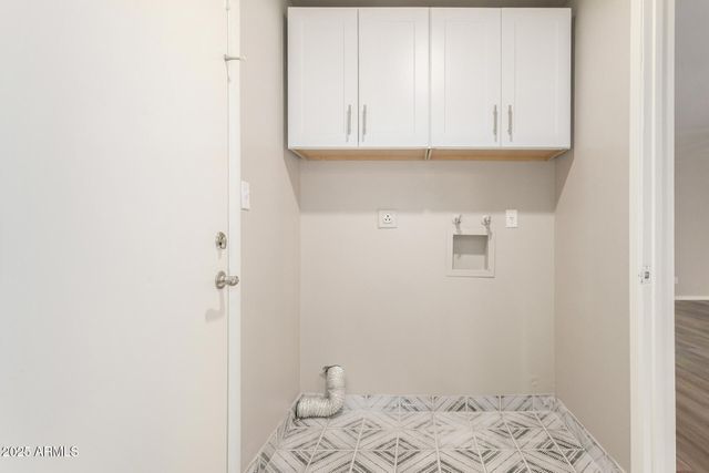 2207 W PORTOBELLO Avenue, Mesa, AZ 85202