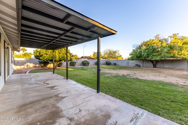 2207 W PORTOBELLO Avenue, Mesa, AZ 85202