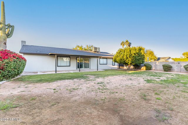2207 W PORTOBELLO Avenue, Mesa, AZ 85202