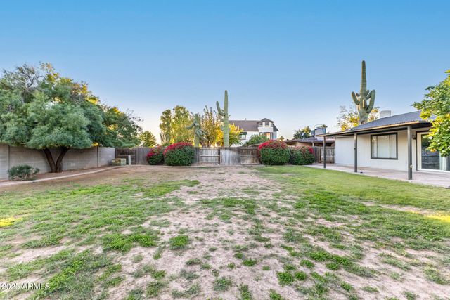 2207 W PORTOBELLO Avenue, Mesa, AZ 85202