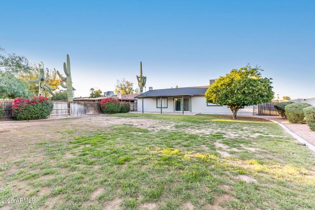 2207 W PORTOBELLO Avenue, Mesa, AZ 85202