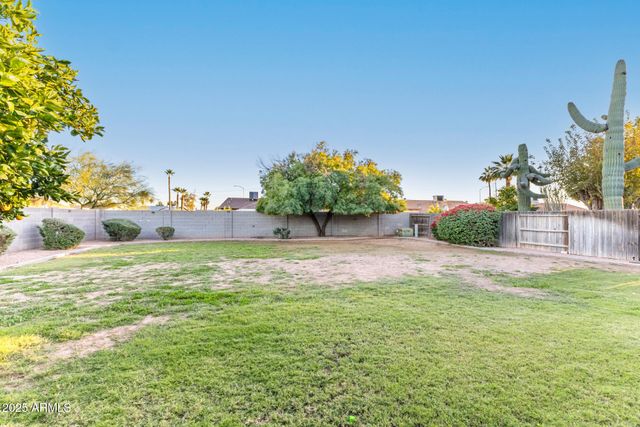 2207 W PORTOBELLO Avenue, Mesa, AZ 85202