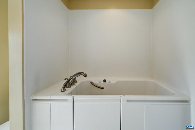 5223 BROOK VIEW RD, Crozet, VA 22932