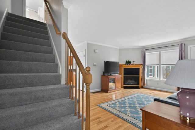 30 Charter St Unit 14, Exeter, NH 03833