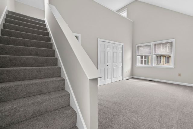 30 Charter St Unit 14, Exeter, NH 03833