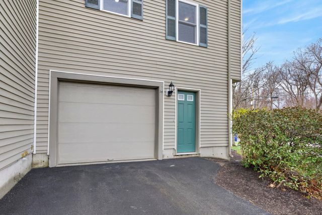 30 Charter St Unit 14, Exeter, NH 03833