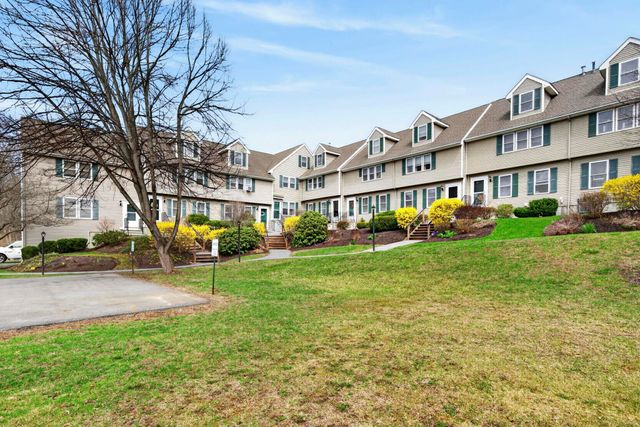 30 Charter St Unit 14, Exeter, NH 03833