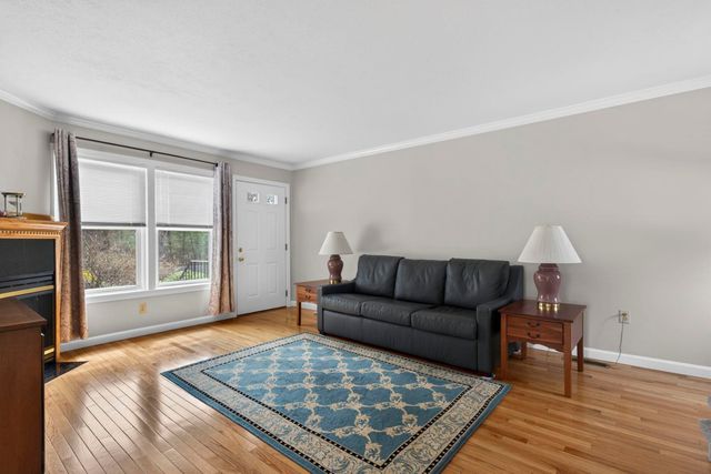 30 Charter St Unit 14, Exeter, NH 03833