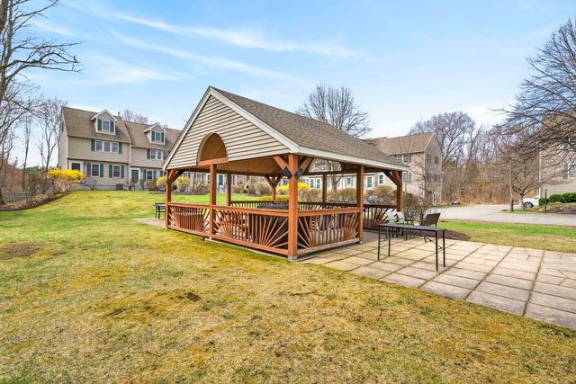 30 Charter St Unit 14, Exeter, NH 03833
