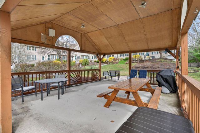 30 Charter St Unit 14, Exeter, NH 03833