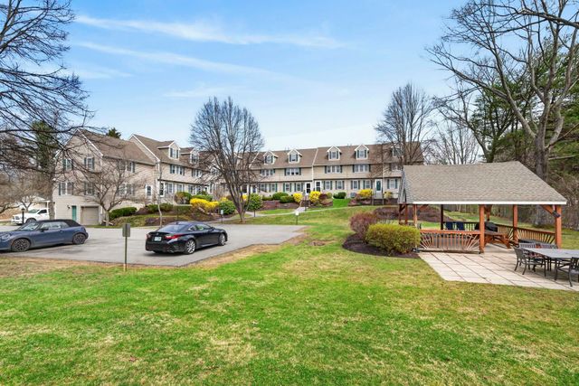 30 Charter St Unit 14, Exeter, NH 03833