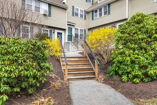 30 Charter St Unit 14, Exeter, NH 03833