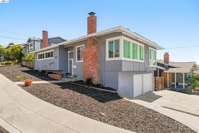 10774 Hellman St, Oakland, CA 94605