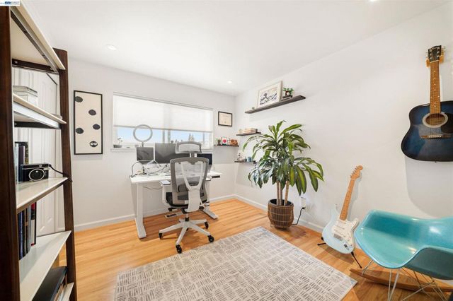 10774 Hellman St, Oakland, CA 94605