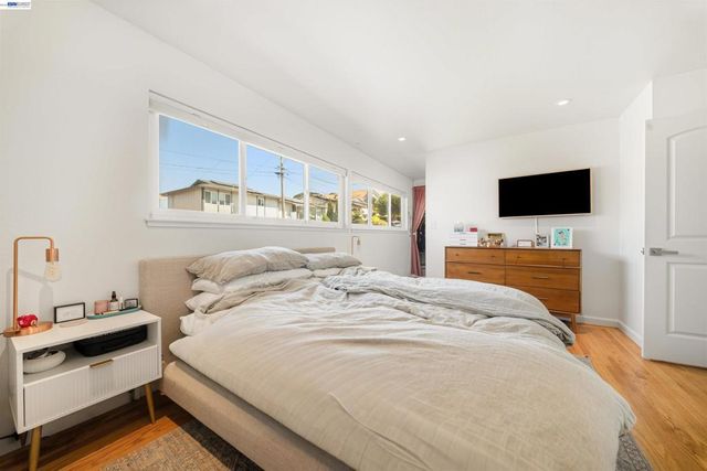 10774 Hellman St, Oakland, CA 94605