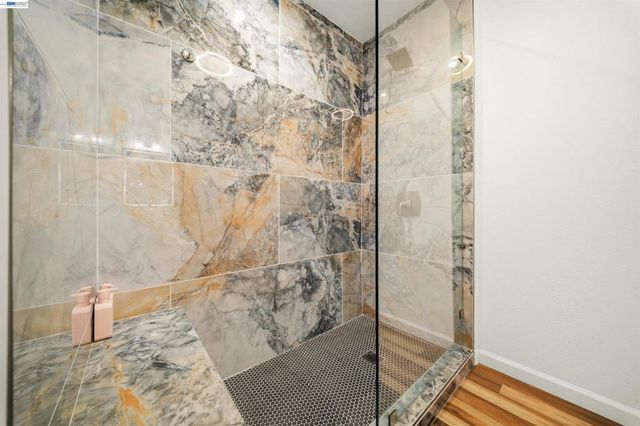 10774 Hellman St, Oakland, CA 94605