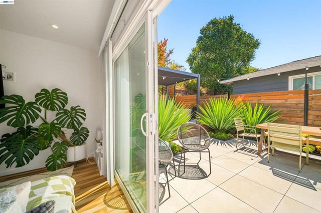 10774 Hellman St, Oakland, CA 94605