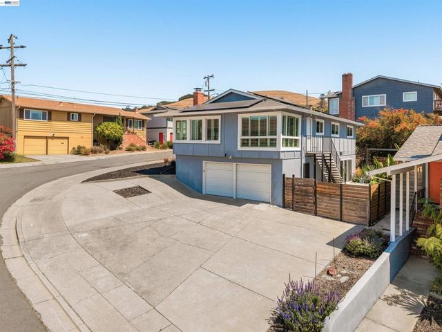 10774 Hellman St, Oakland, CA 94605