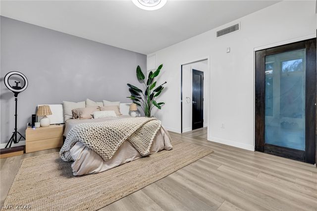8925 West Flamingo Road 201, Las Vegas, NV 89147