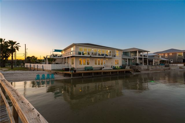 13 Sea Shell Shores Dr, Rockport, TX 78382