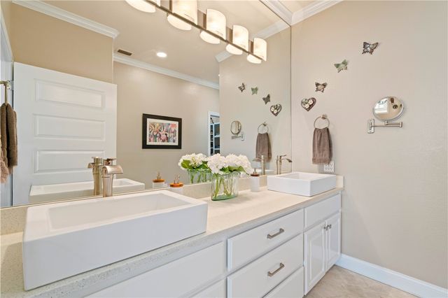 13 Sea Shell Shores Dr, Rockport, TX 78382