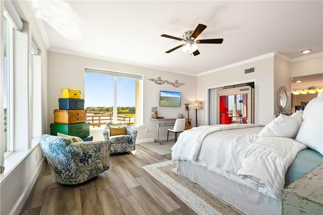 13 Sea Shell Shores Dr, Rockport, TX 78382