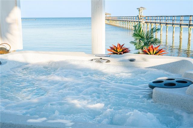 13 Sea Shell Shores Dr, Rockport, TX 78382