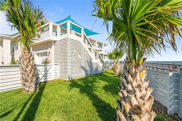 13 Sea Shell Shores Dr, Rockport, TX 78382