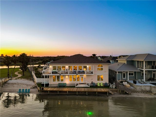 13 Sea Shell Shores Dr, Rockport, TX 78382