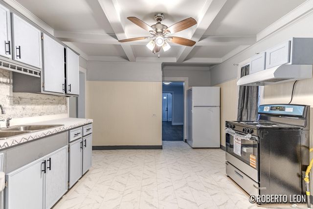 922 Burton Street Sw, City Of Wyoming, MI 49509