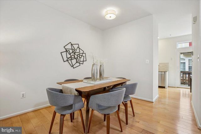 5850 COWLING CT, Alexandria, VA 22304