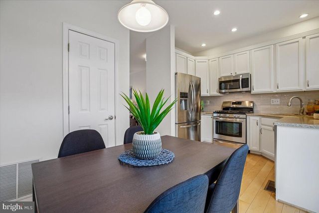 5850 COWLING CT, Alexandria, VA 22304