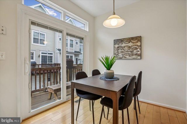 5850 COWLING CT, Alexandria, VA 22304