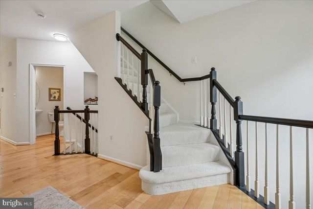 5850 COWLING CT, Alexandria, VA 22304