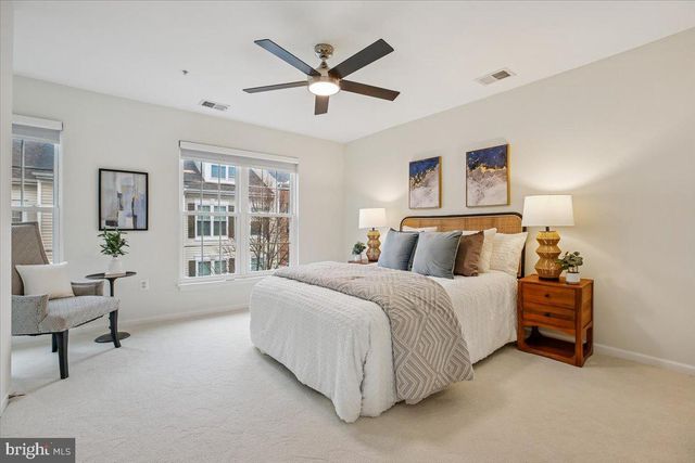 5850 COWLING CT, Alexandria, VA 22304