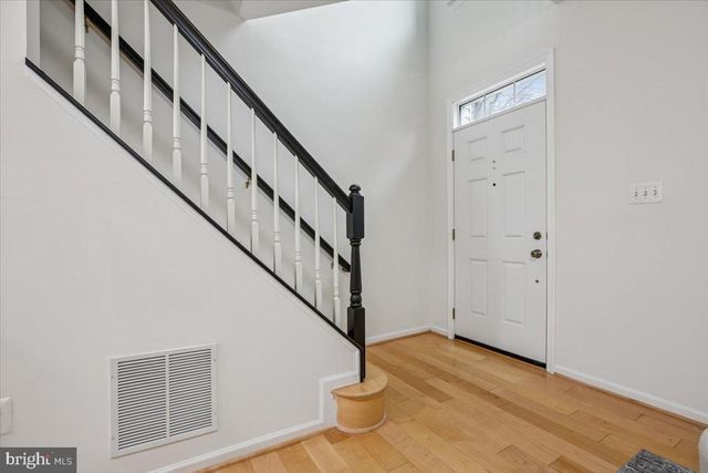 5850 COWLING CT, Alexandria, VA 22304