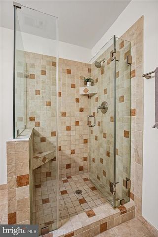 5850 COWLING CT, Alexandria, VA 22304