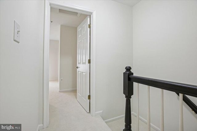 5850 COWLING CT, Alexandria, VA 22304