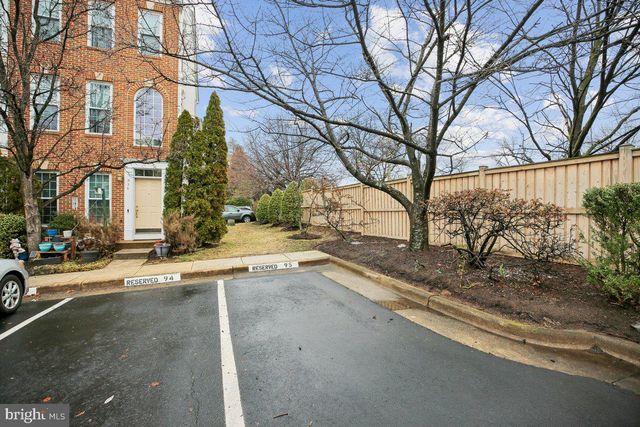 5850 COWLING CT, Alexandria, VA 22304