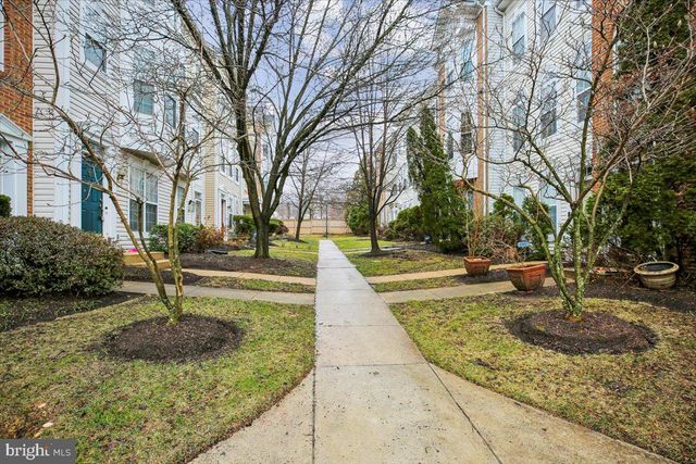 5850 COWLING CT, Alexandria, VA 22304